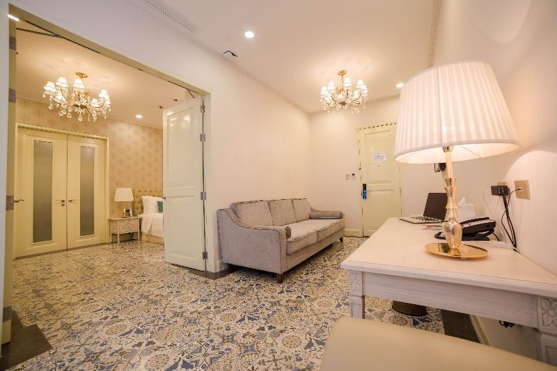 Hotel Rizal Park 5*